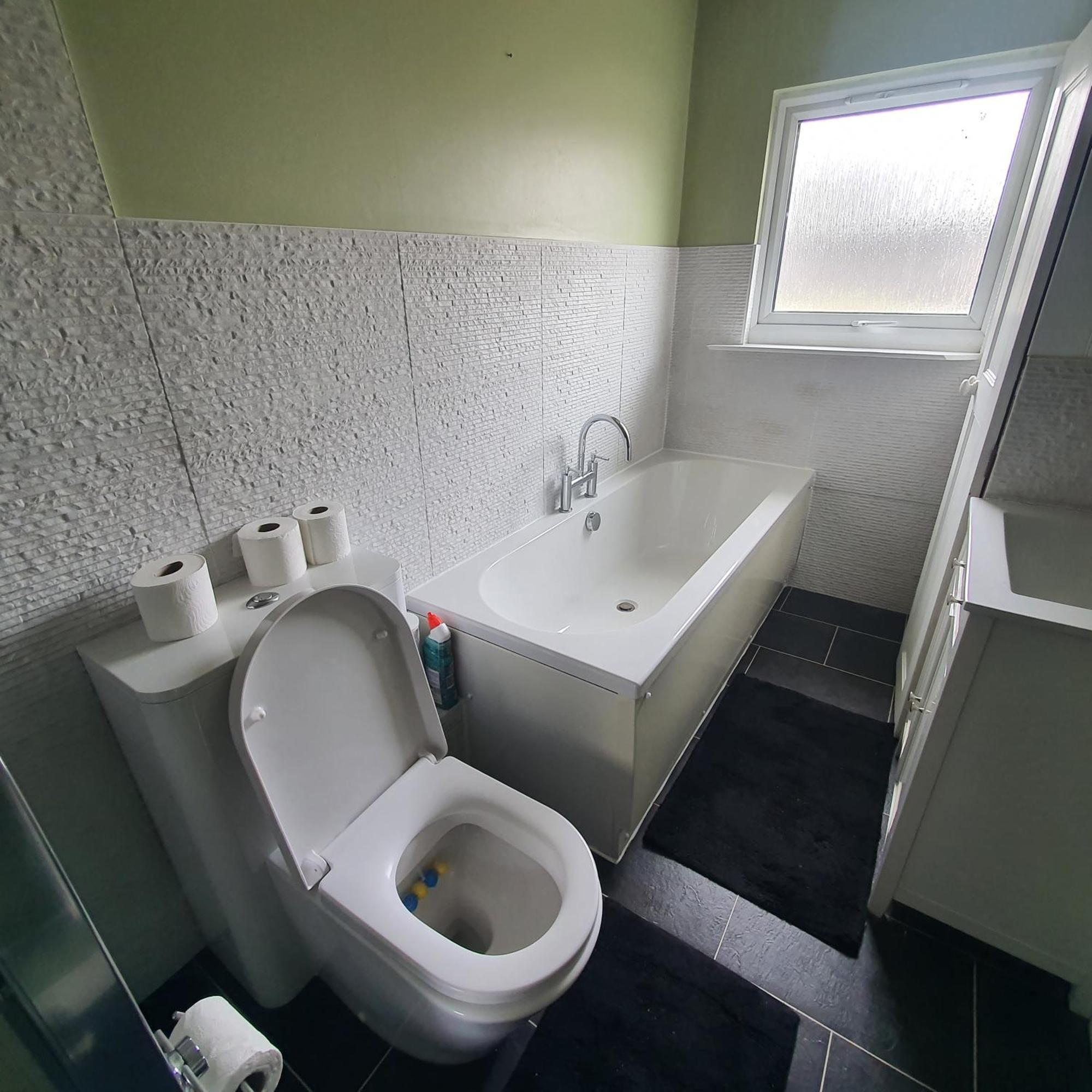Beautiful And Cozy 2 Bedroom Apartment บิลเลอร์ริคีย์ ภายนอก รูปภาพ